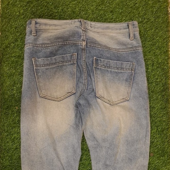 Women’s ripped Denim Jeans-New✨ - Picture 8 of 9